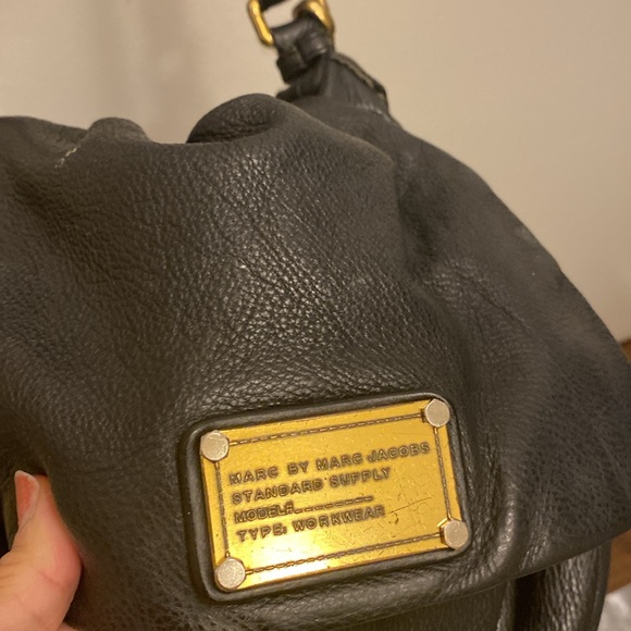 Marc Jacobs black leather shoulder crossbody bag - Picture 7 of 10